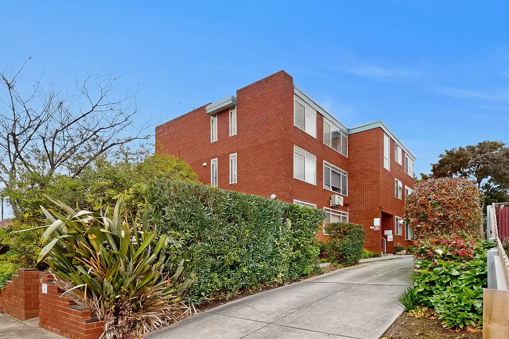 Bright, Convenient Living in the Heart of Box Hill