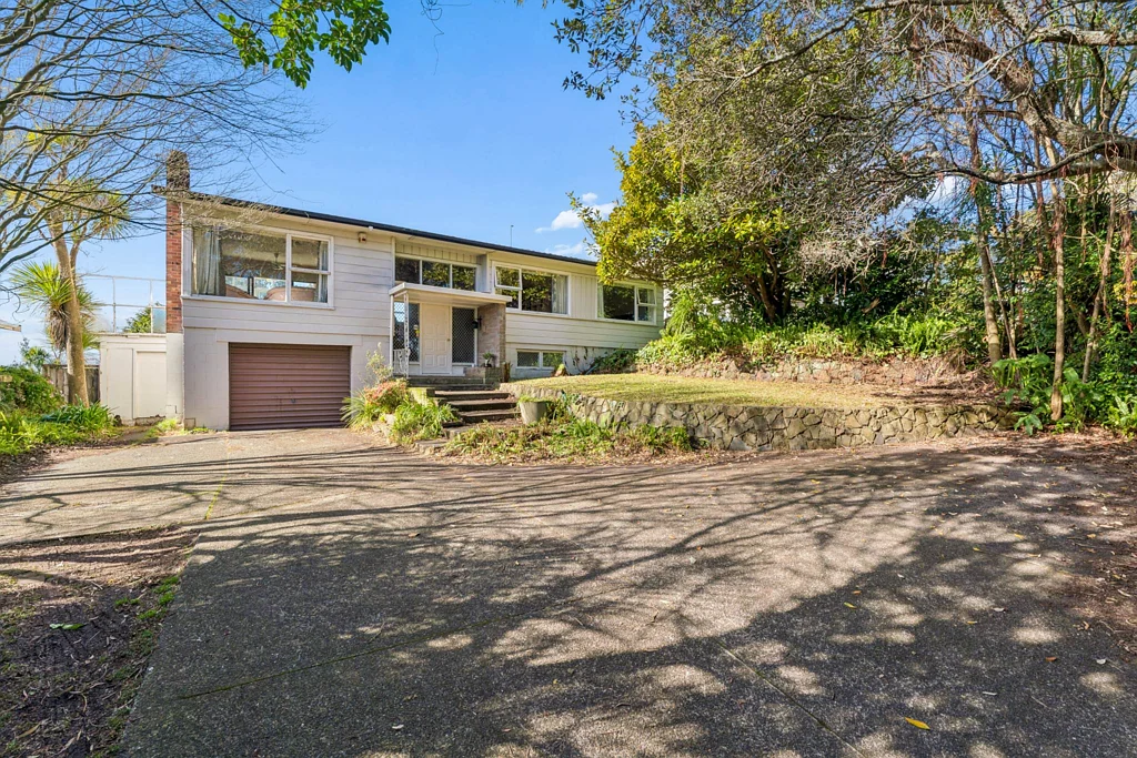 Mairangi Bay 4 Bedroom 759m² Freehold, Sea Views & Rangitoto College Zone