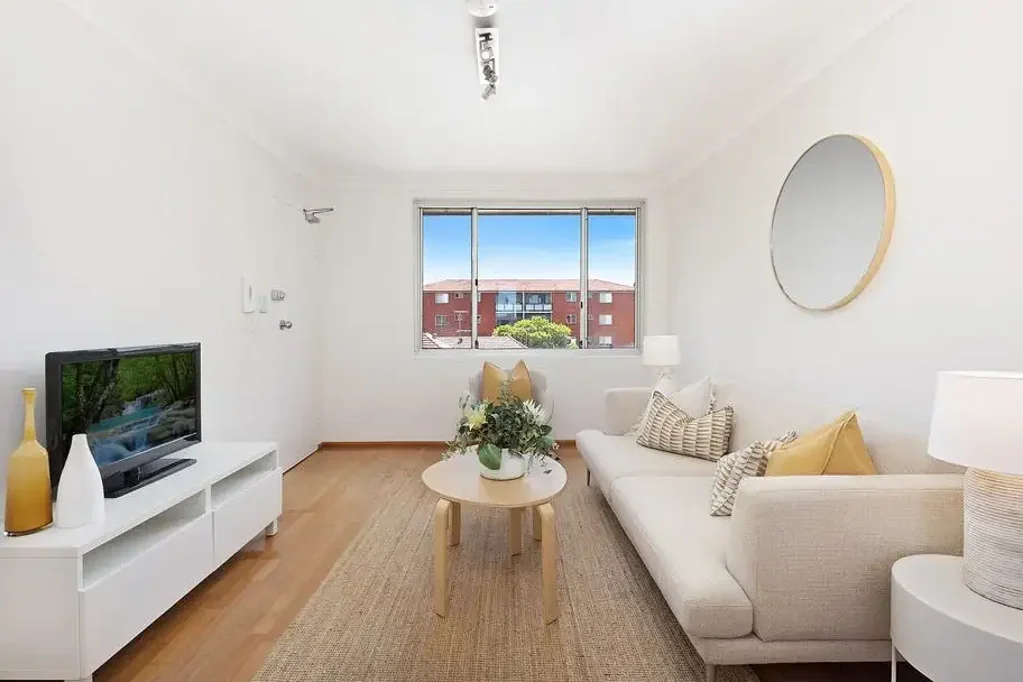 Light filled, stylish apartment