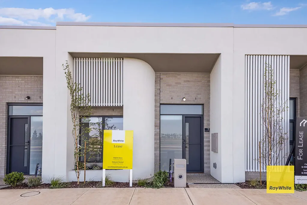 Move-In Ready! Freshly Listed Home in Wyndham Vale