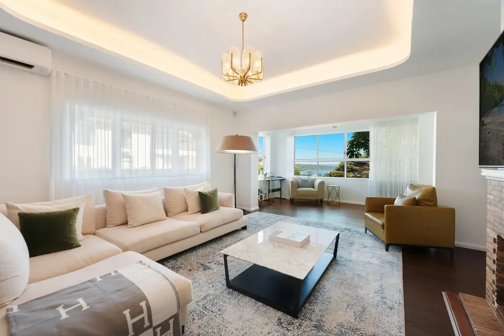NEW RENOVATED HOUSE AVAILAVLE IN VAUCLUSE