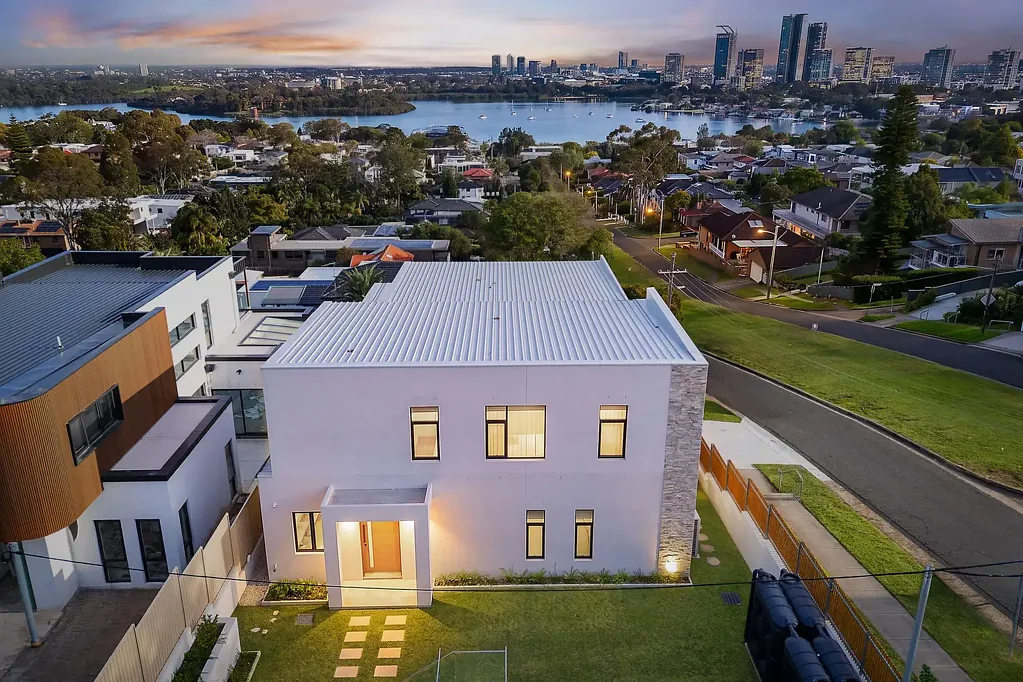 Putney 4房 坐拥广阔水景的豪华住宅 Luxurious abode with sweeping water views