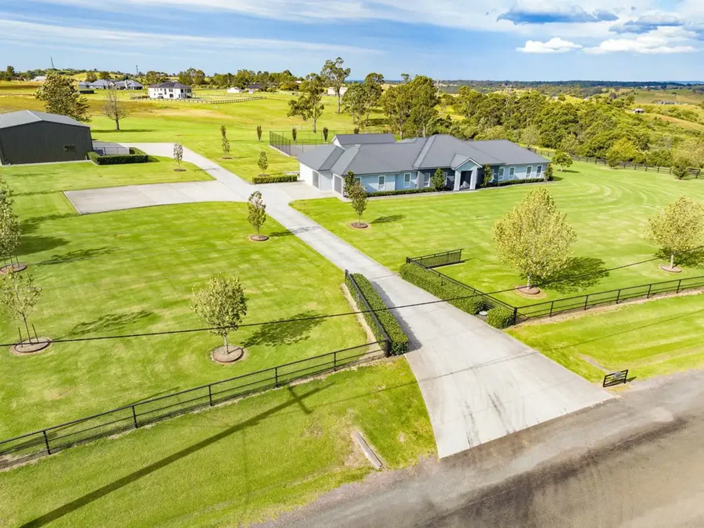 Razorback 4 Slaapkamer A Private Architectural Masterpiece with Panoramic Views