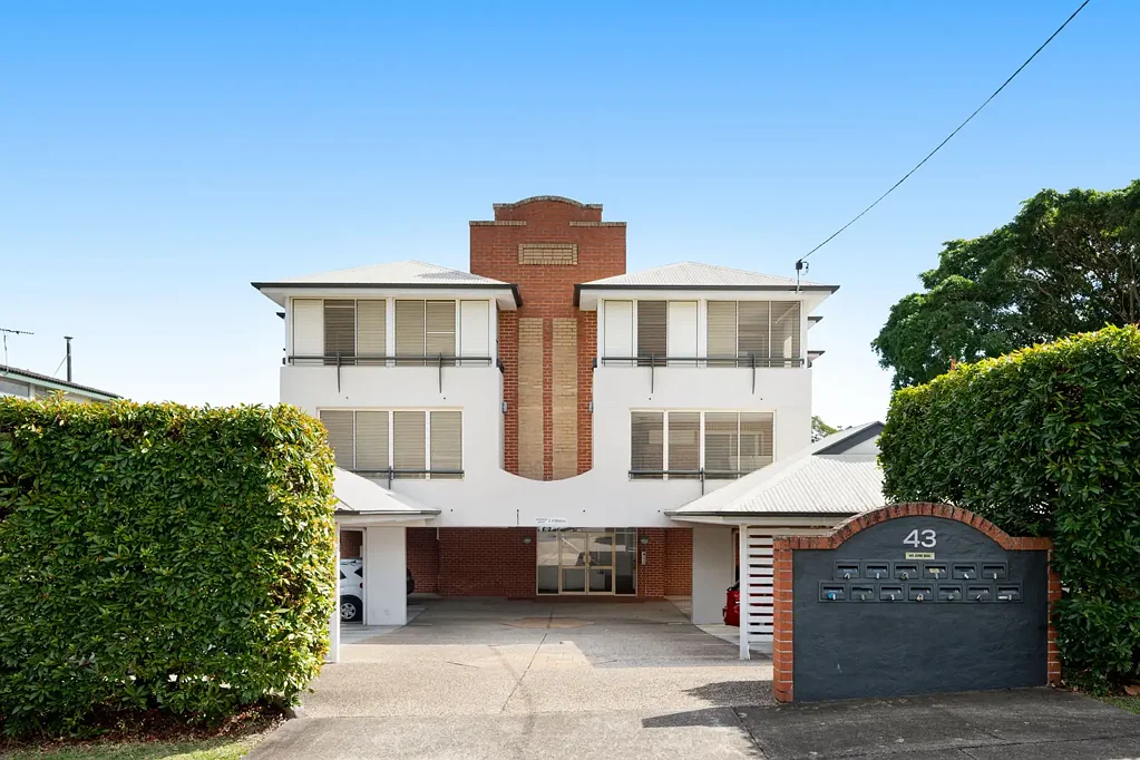 Greenslopes 1ਬੈੱਡਰੂਮ *****Open Cancelled*****Under Contract Subject to Condition*****