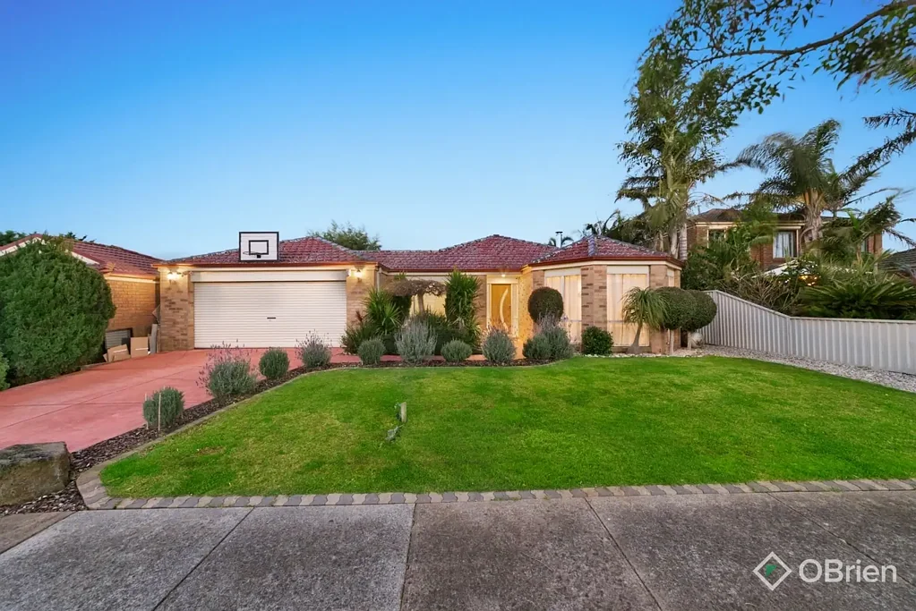 Prime Family Living in Cranbourne - Ideal Location!