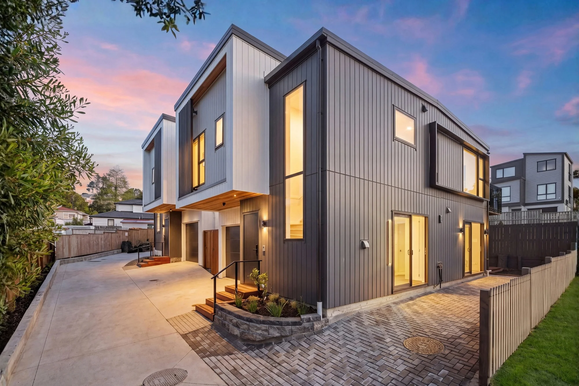 Sunnynook 5कमरा Built for Flexible Family Living | Westlake Zone
