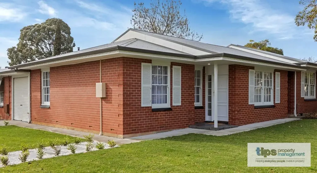 Stylish Unit in the Peaceful Kensington Park!