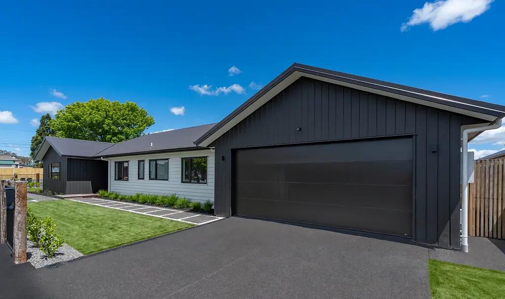 Melville 4 Bedroom DEVELOPER CASHING OUT!