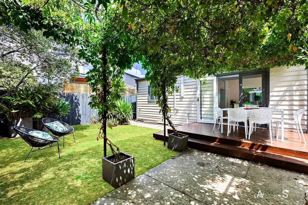 9 Queensville Street, Kingsville, VIC 3012