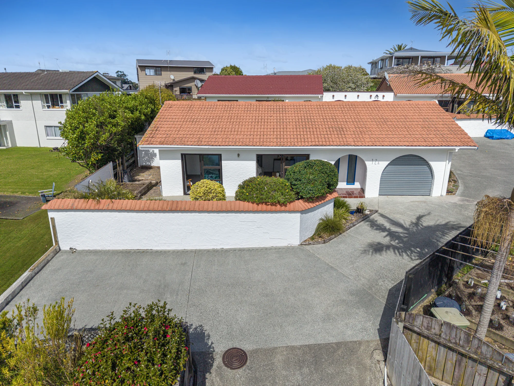 Red Beach 2Moenga SOLID MEDITERRANEAN STYLE IN A PRIME LOCATION
