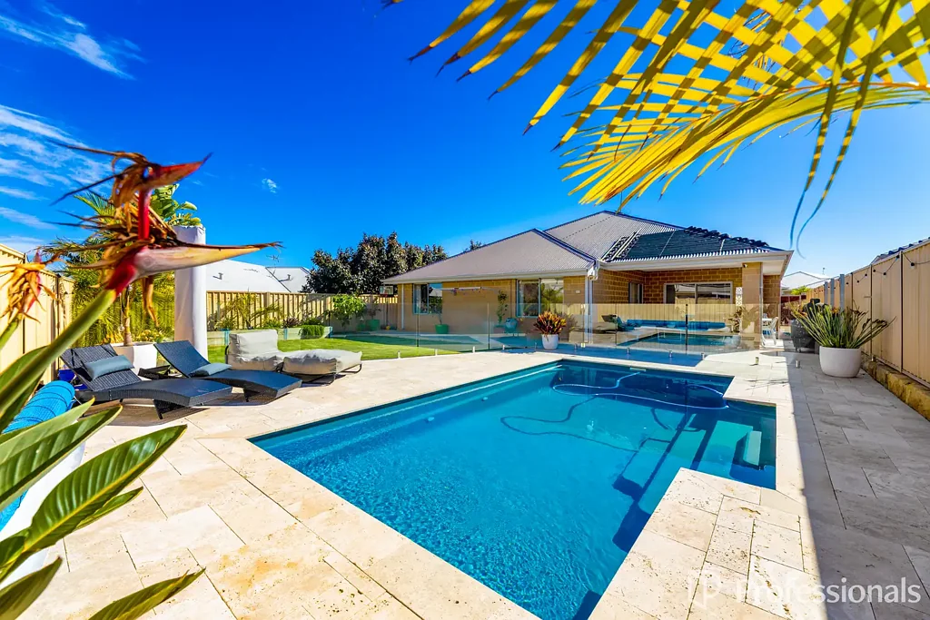 Big, Beautiful, Resort-Style Deluxe! Pool Maintenance Included!