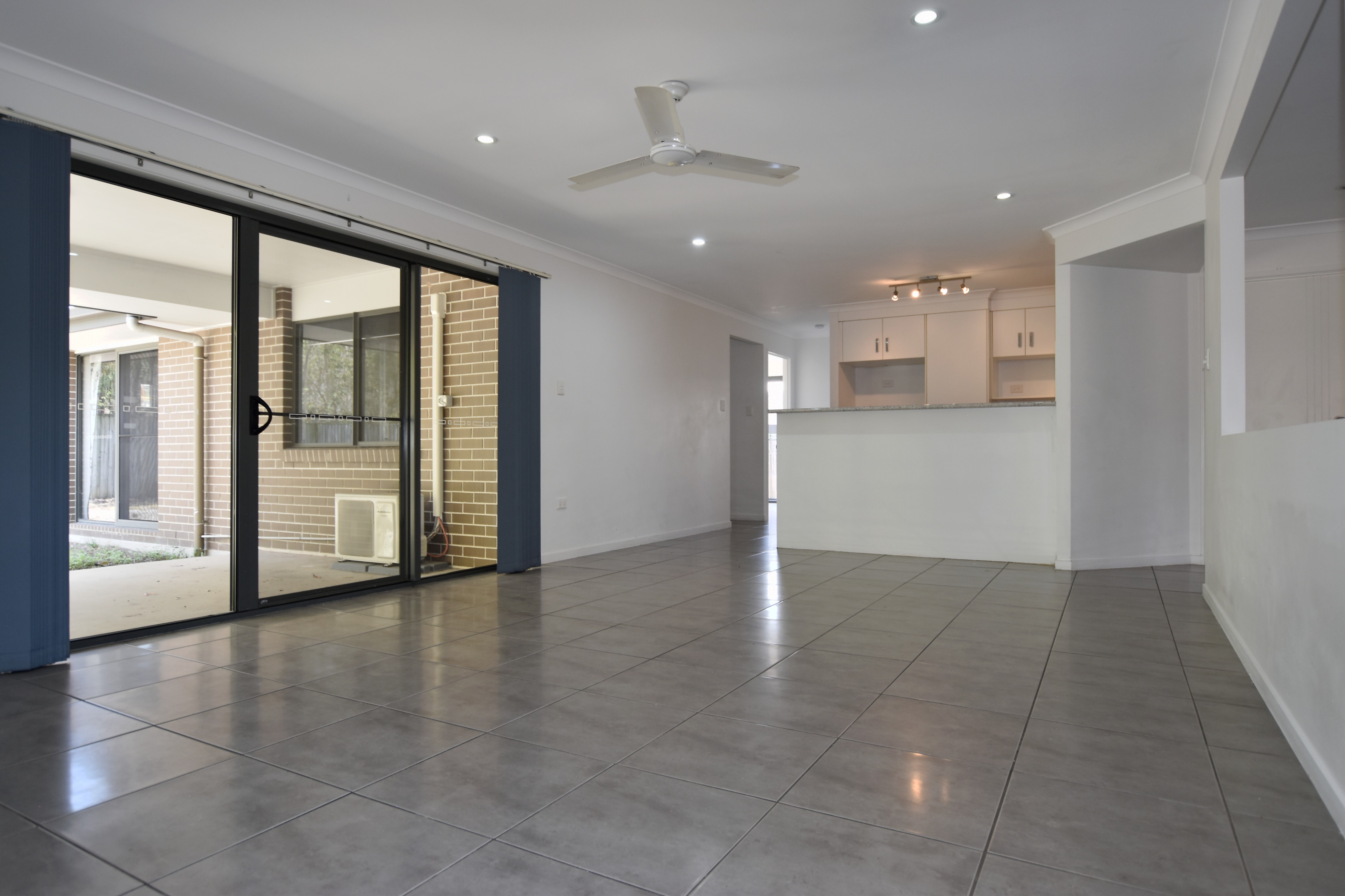 14 SUNDOWNER RD, CLINTON QLD 4680, 0部屋, 0バスルーム, House