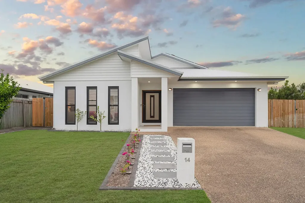Mount Low 4房  STYLISH FAMILY LIVING WITH DESIGNER POOL AND MULTIPLE LIVING ZONES