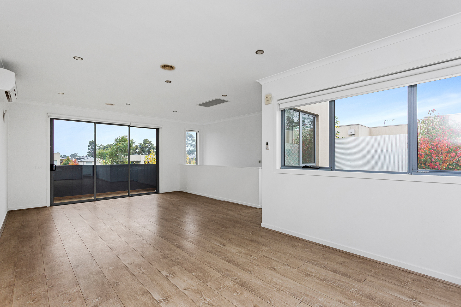 16 HEFFERNAN WALK, HEIDELBERG HEIGHTS VIC 3081, 0部屋, 0バスルーム, Townhouse