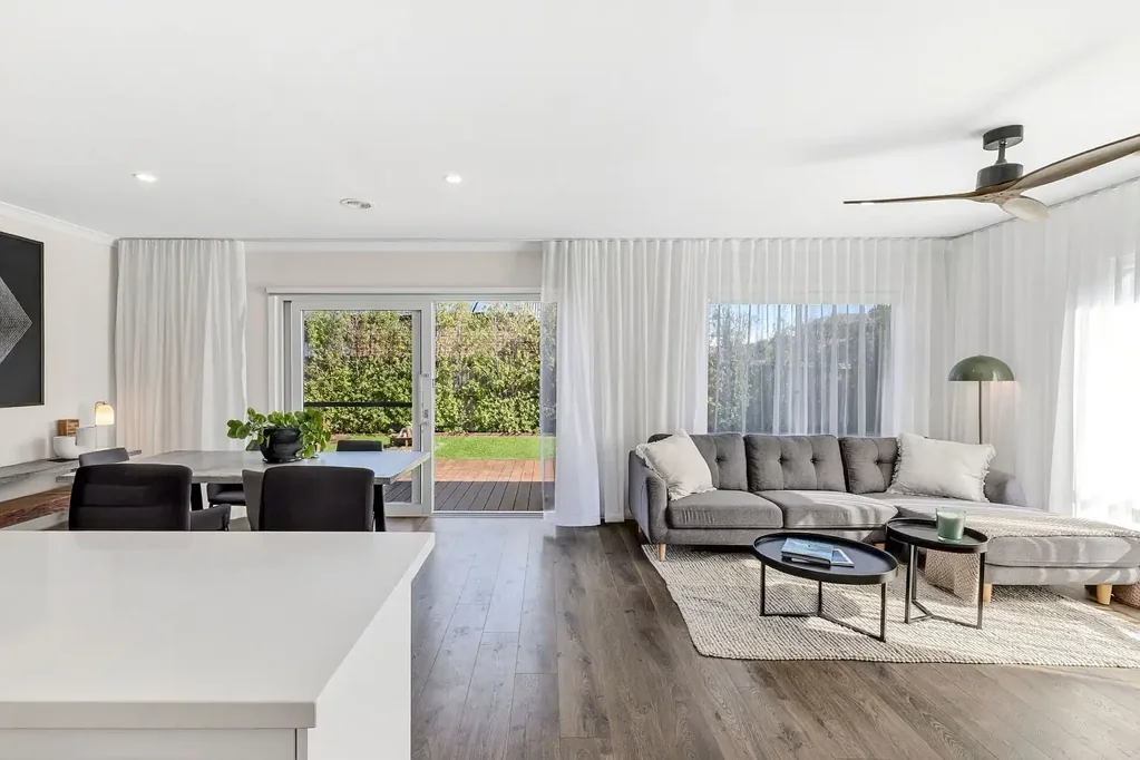 Torquay 4房  Sunlit Coastal Living
