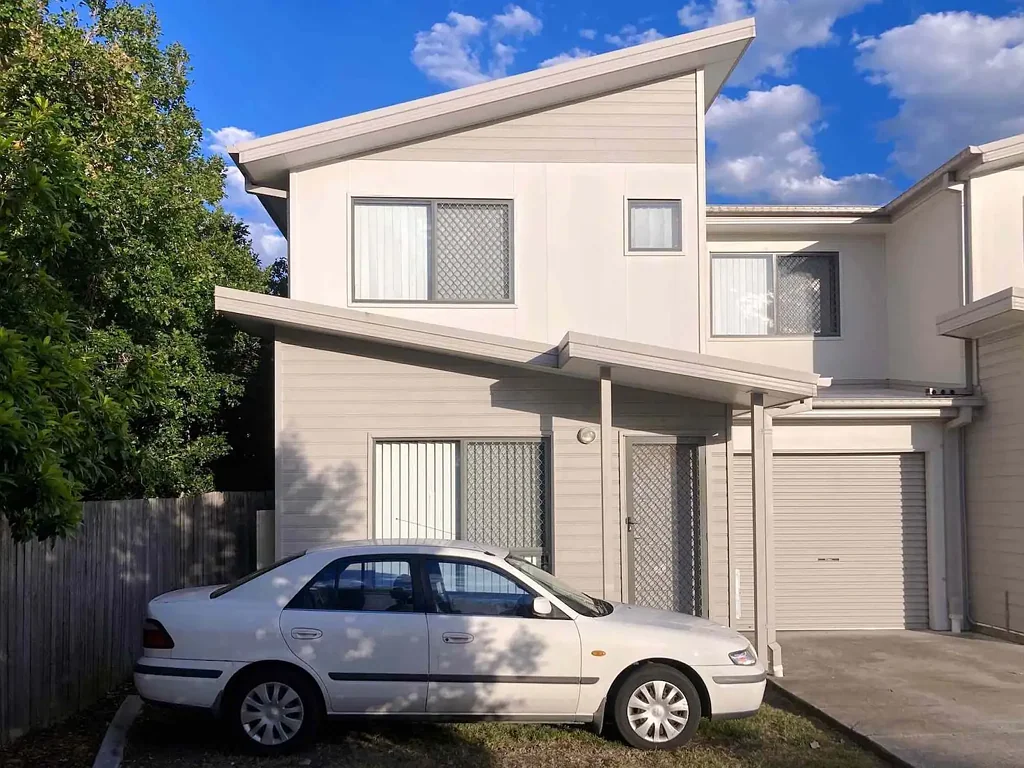 Peaceful Living in a Modern Townhouse