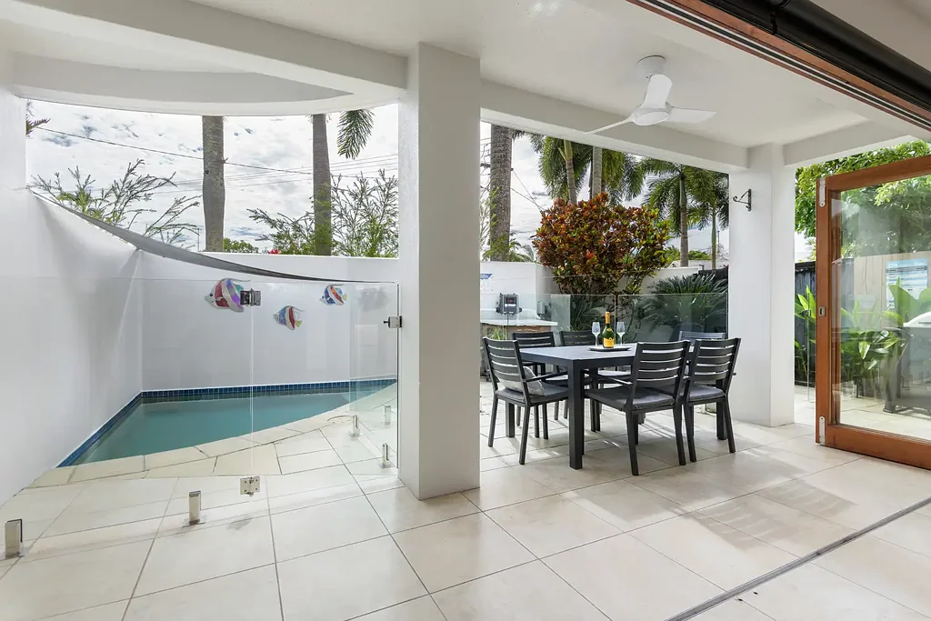 Port Douglas 3 Slaapkamer CONTEMPORARY PRIVATE VILLA BY THE BEACH