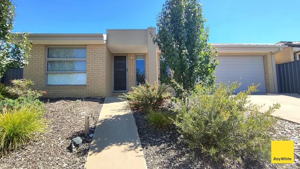 Contemporary Living in a Thriving Huntly Locale
