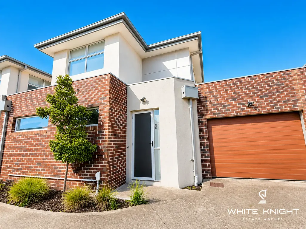FOR RENT | MODERN 2 BEDROOM + STUDY TOWNHOUSE IN PRIME ST ALBANS LOCATION
