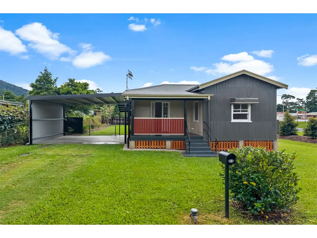 Babinda 2ਬੈੱਡਰੂਮ Beautifully Updated Home on a Spacious Block in Babinda