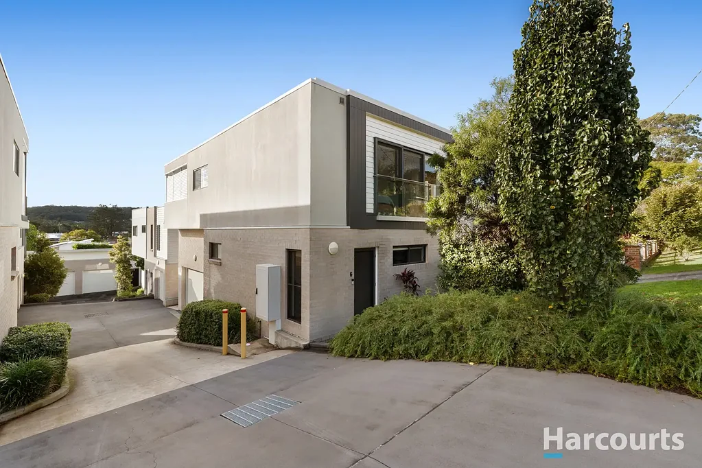 Valentine 3침실 Contemporary freestanding townhouse, lakeside lifestyle at the doorstep