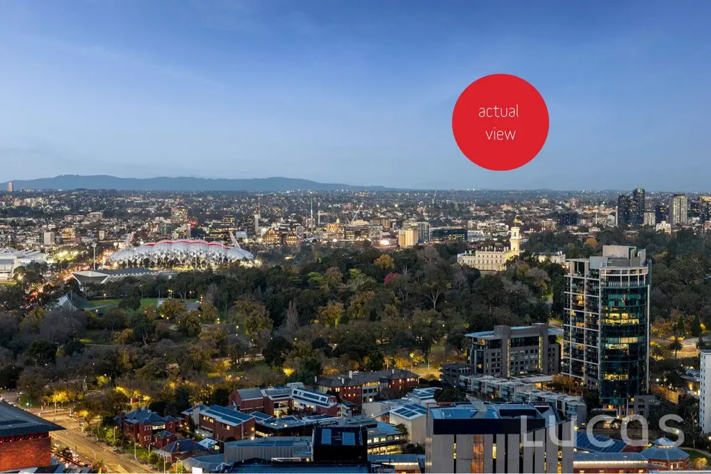 Southbank 2房 37层高空视野 东北朝向城市景观 书房主卧套间 豪华石材厨房 安全产权车位 礼宾服务健身房 STUNNING VIEWS AND SLEEK MODERN CHARACTER
