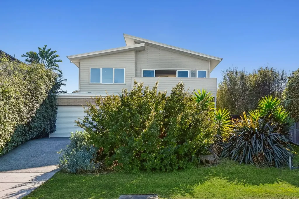 Ocean Grove 4 Bedroom Ocean views & elevated coastal living