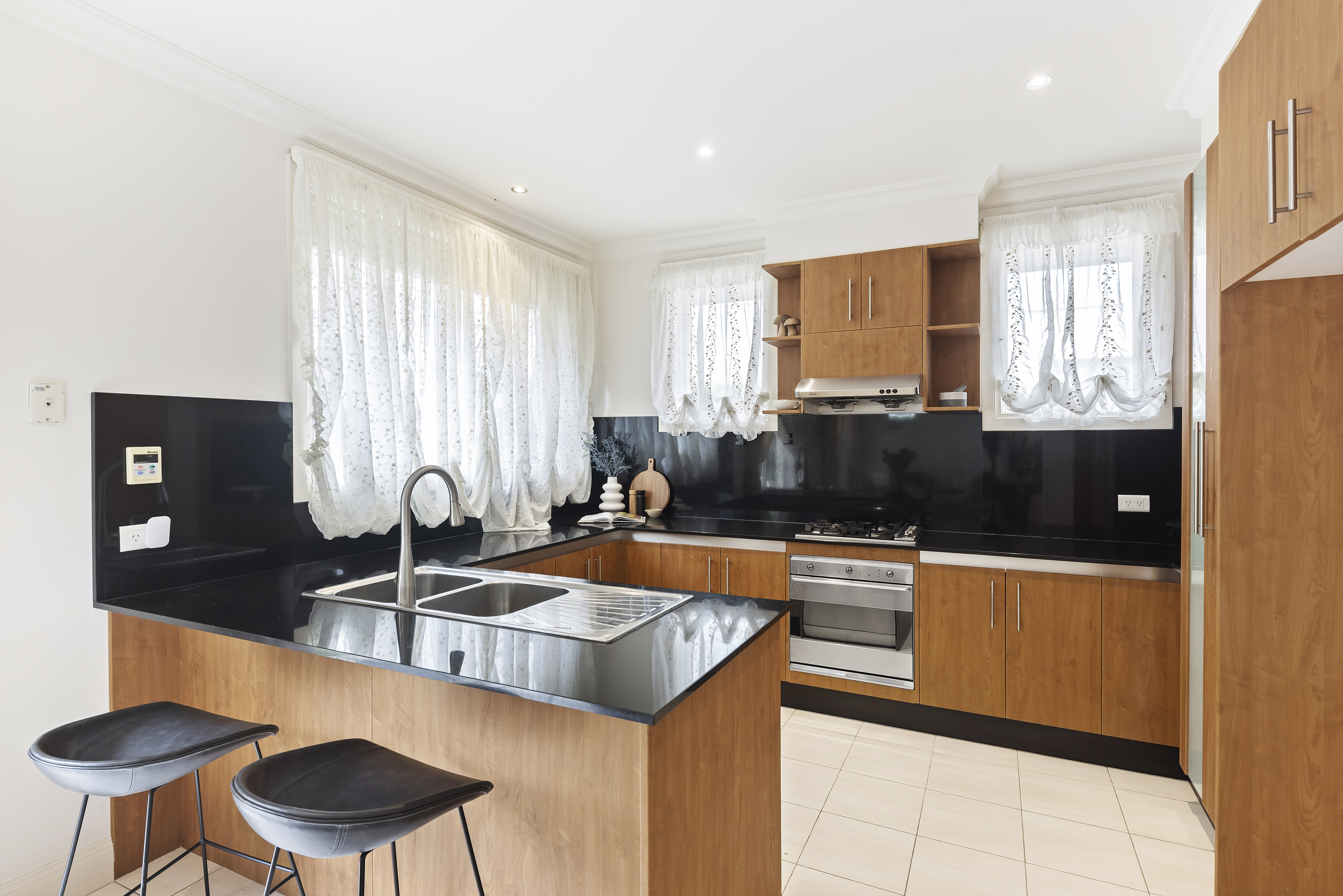 15 ALBURY RD, BALWYN NORTH VIC 3104, 0 રૂમ, 0 બાથરૂમ, Townhouse