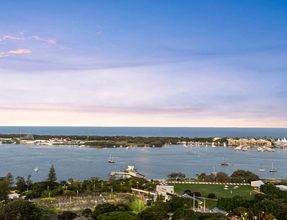 274/105 Scarborough Street, Southport, Gold Coast, 3 habitaciones, 2 baños, Apartment