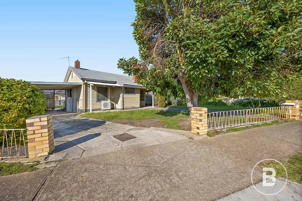 UPDATED 3 BEDROOM HOUSE