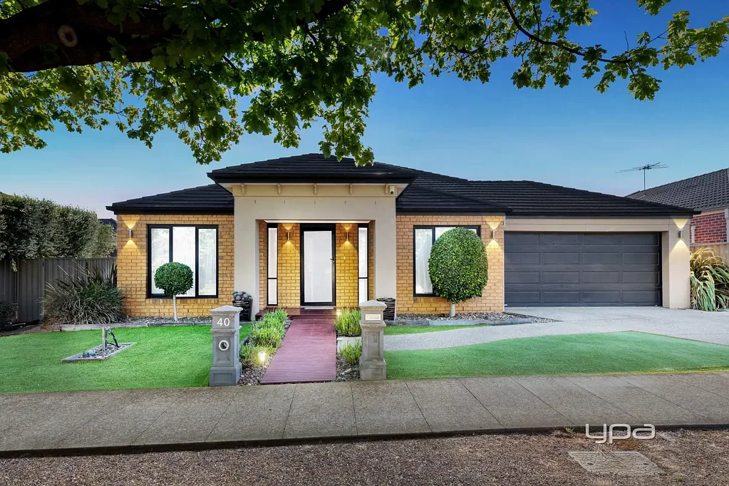 Caroline Springs 4Kwarto Spacious Family Living on a Generous Block in a Prime Location