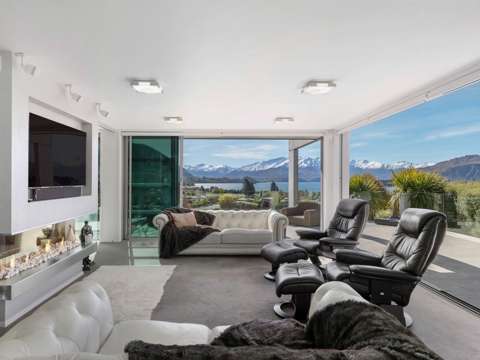 Wanaka 6 Bedroom 3 Botting Place - A Versatile Real Estate Gem