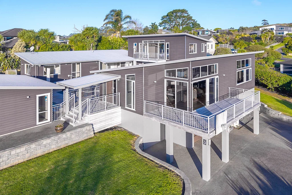 Waimauku 4 Bedroom Entertaining Elevated