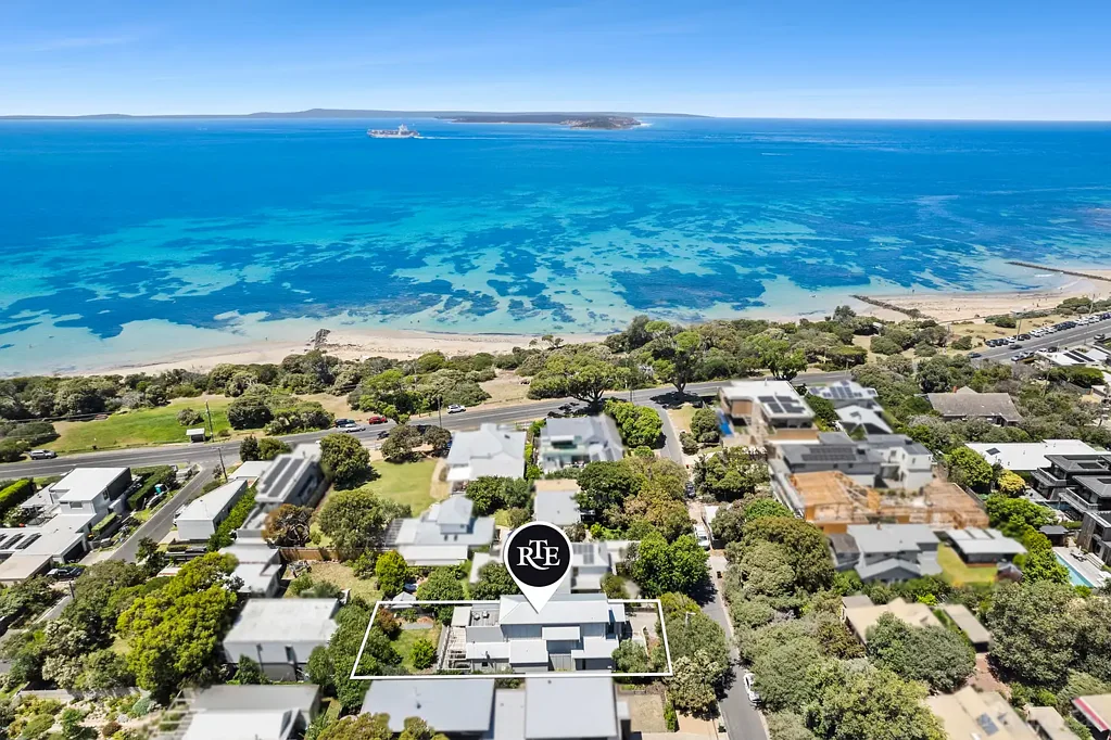 Point Lonsdale 4 Bedroom Unsurpassable Sweeping Bay Views