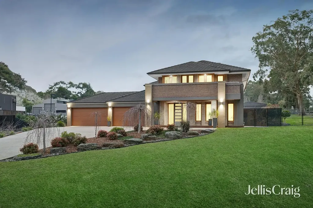 Plenty 4 Bedroom Modern family elegance