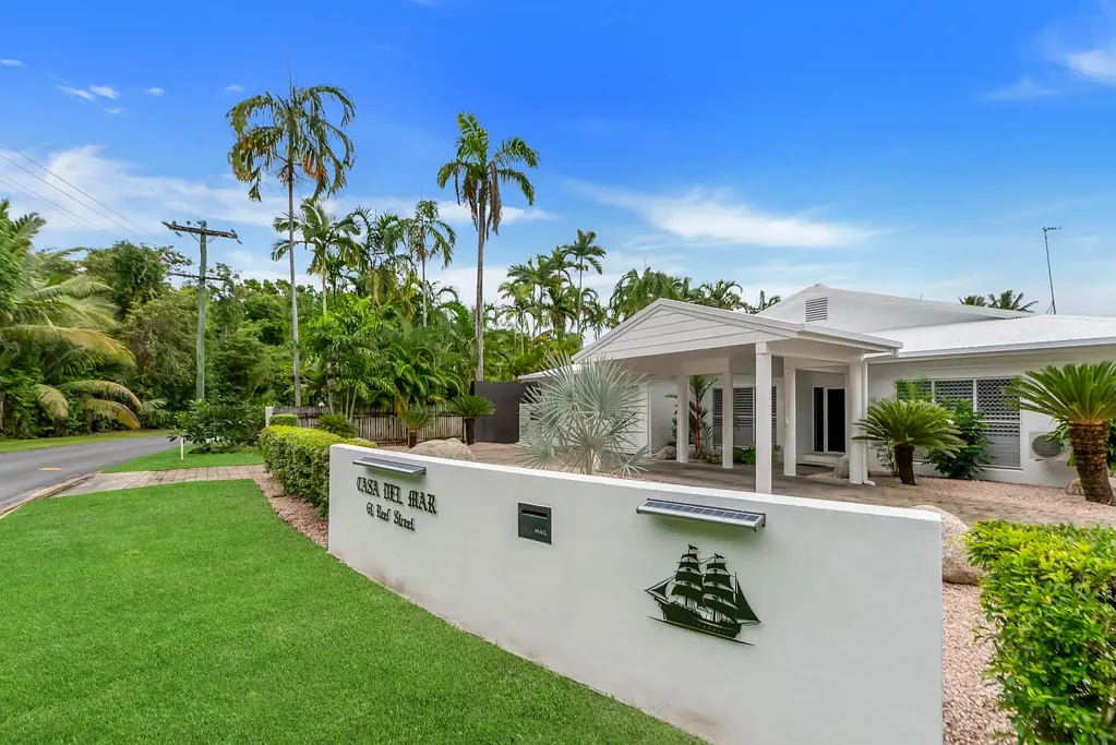 Port Douglas 4 Bedroom Casa Del Mar - Vendor Downsizing & Ready to Sell