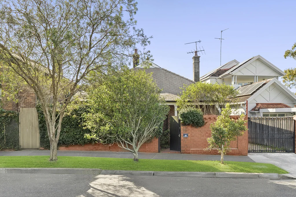 Randwick 4غرفة نوم Grand 13m Frontage | Federation Charm Meets Contemporary Family Luxury