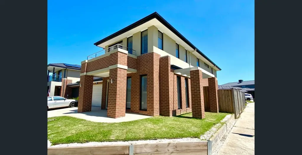 Charming Family Home in Lyndhurst Awaits!