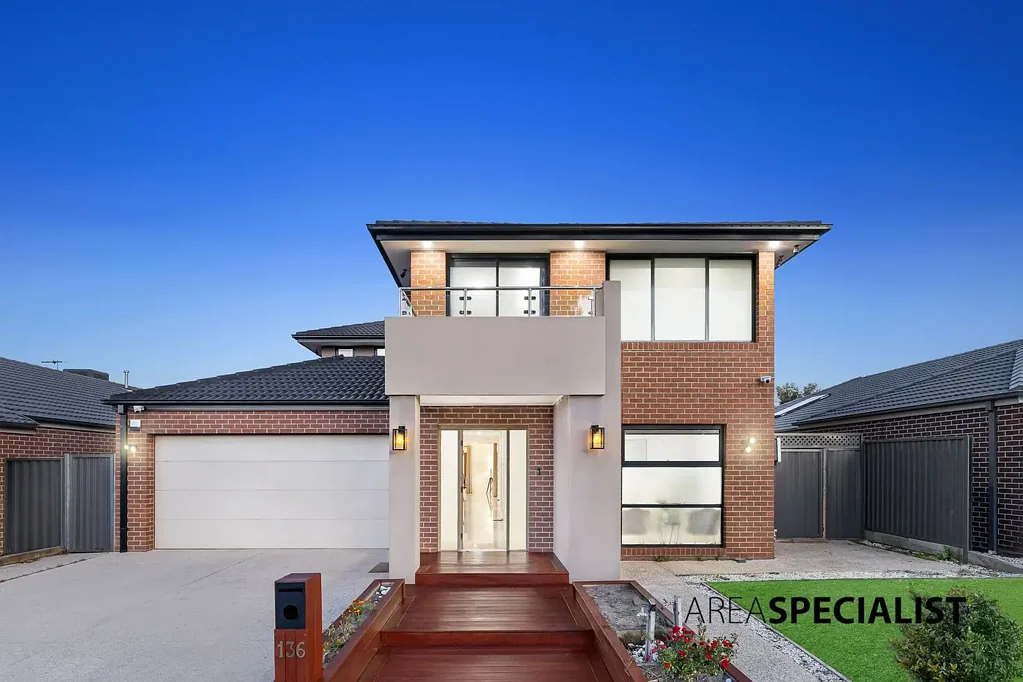 Cranbourne East 5침실 Exceptional Double-Storey Family Home in Grow Estate..