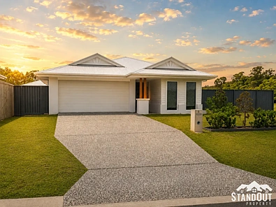 Beachmere 4Moenga Spacious Family Living in a Quiet Beachmere Pocket