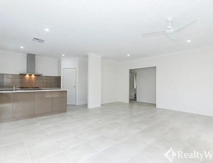 13A Patchett Street, Cloverdale, WA 6105, 3房, 2浴, House