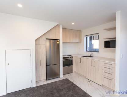 66b Wharenui Road, Upper Riccarton, Canterbury, 2房, 2浴, 城市屋