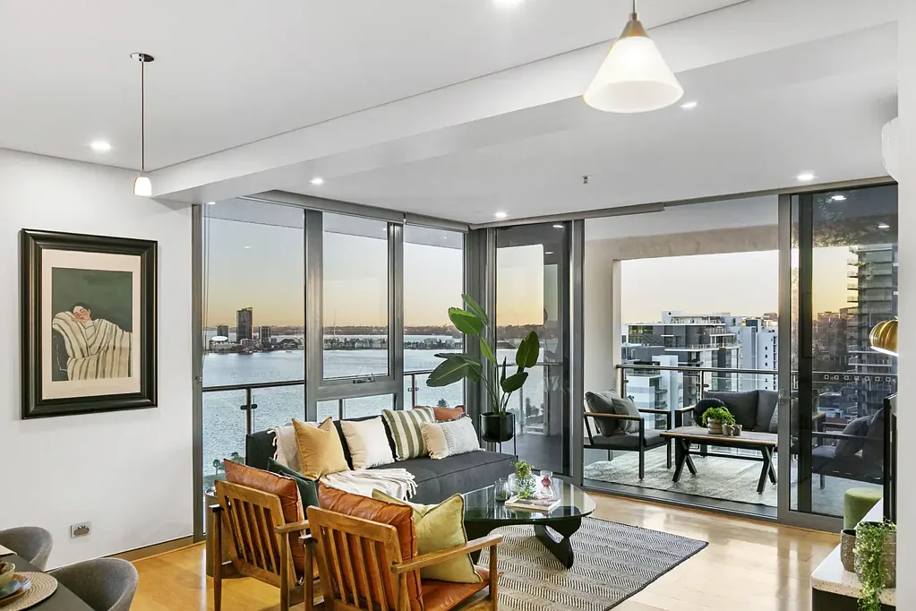East Perth 3Moenga A View You Don't Just See. You Live  (Text, call or email to arrange an inspection).