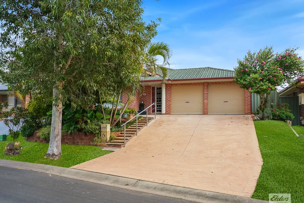 Glenmore Park 4 Bedroom Spacious Family Living with Seamless Indoor-Outdoor Appeal