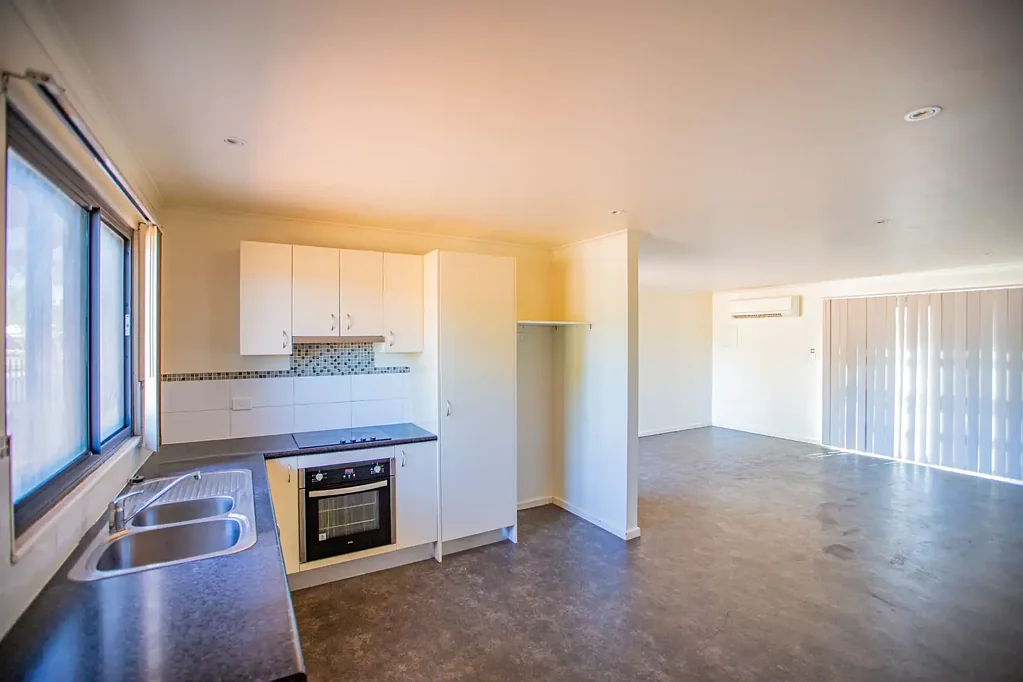 Modern Property in Quiet Complex