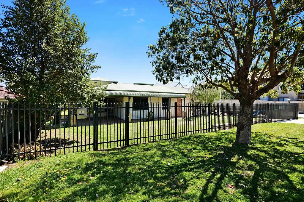 Doubleview 3બેડરૂમ DUPLEX POTENTIAL BLOCK PARKSIDE LOCATION!!! VIEW SAT 2-2.40PM