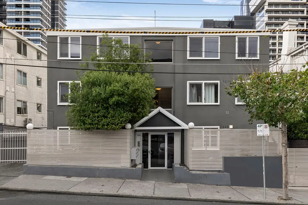Convenient South Yarra Living