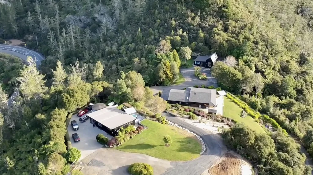 Pauanui 7房  Three Homes, One Extraordinary Lifestyle