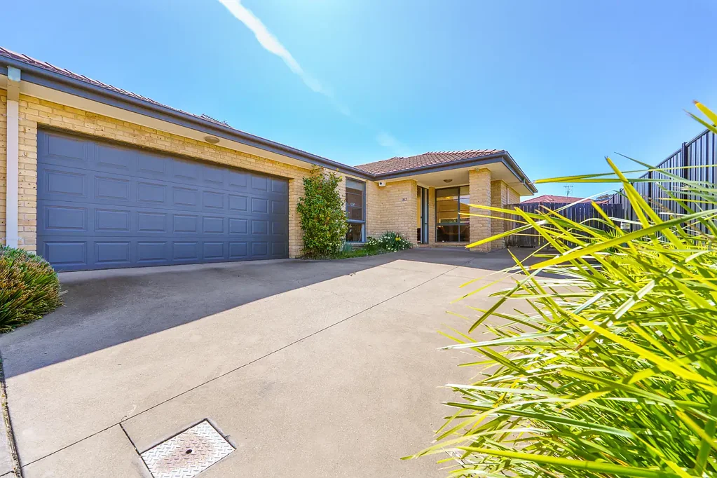 Jerrabomberra 3બેડરૂમ Charming 3-Bedroom + Study Home