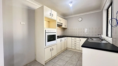 8 Darcy Street, Casula, NSW 2170, 4房, 1浴, House